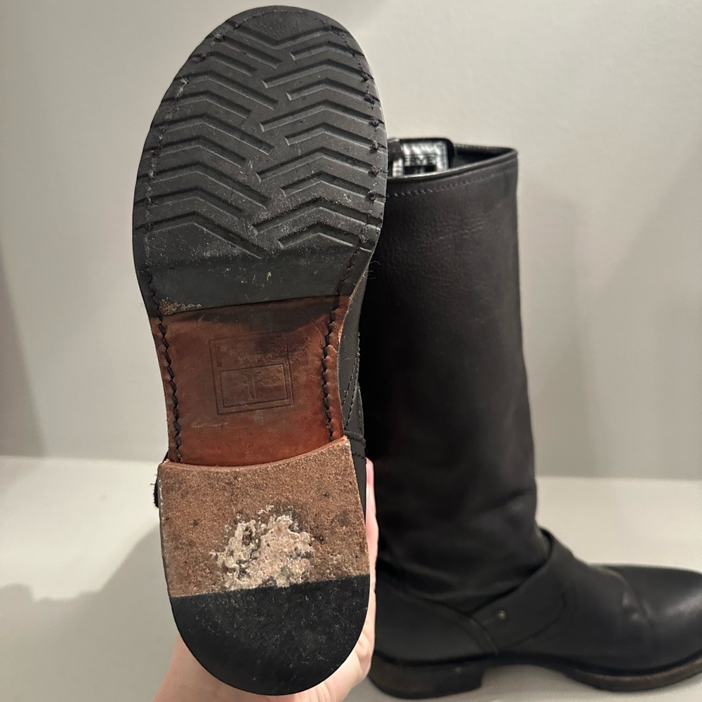 Frye engineer boots. (Veronica?) Black. 13” shaft. Good condition. Pull on. - Picture 7 of 13
